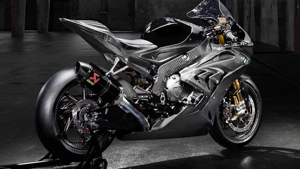 Crafted for Victory: S1000RR Carbon Fairings and Track Success post thumbnail image